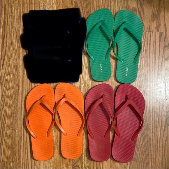 Old Navy  Flip Flops bundle of 3 - Picture 1 of 3